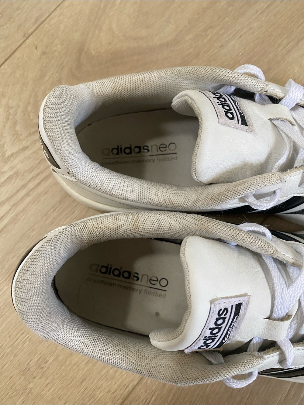 Classic Adidas Neo Cloud Foam Leather Sneakers White Black Stripes 8.5 - Picture 3 of 6